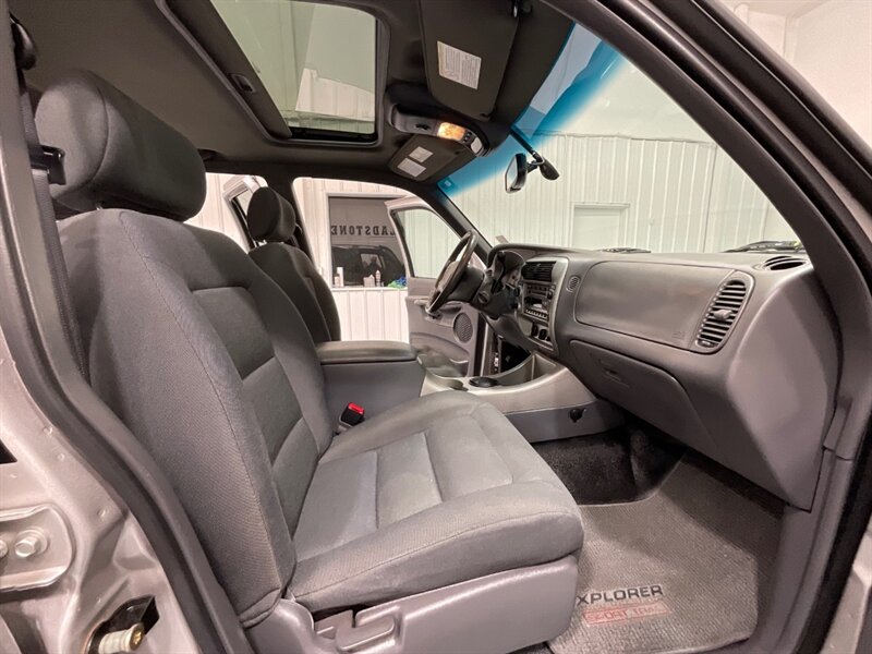 2002 Ford Explorer Sport Trac Crew Cab Pickup 4X4 / 6Cyl / 1-OWNER / 94K MILES / SUNROOF / BRAND NEW TIRES / Towing Pkg / LOCAL OREGON SUV / ZERO RUST - Photo 15 - Gladstone, OR 97027