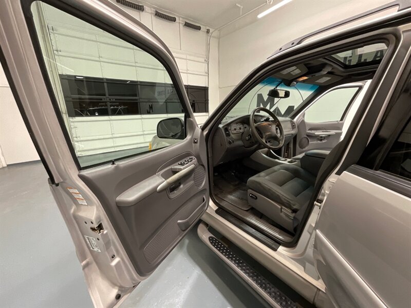 2002 Ford Explorer Sport Trac Crew Cab Pickup 4X4 / 6Cyl / 1-OWNER / 94K MILES / SUNROOF / BRAND NEW TIRES / Towing Pkg / LOCAL OREGON SUV / ZERO RUST - Photo 31 - Gladstone, OR 97027