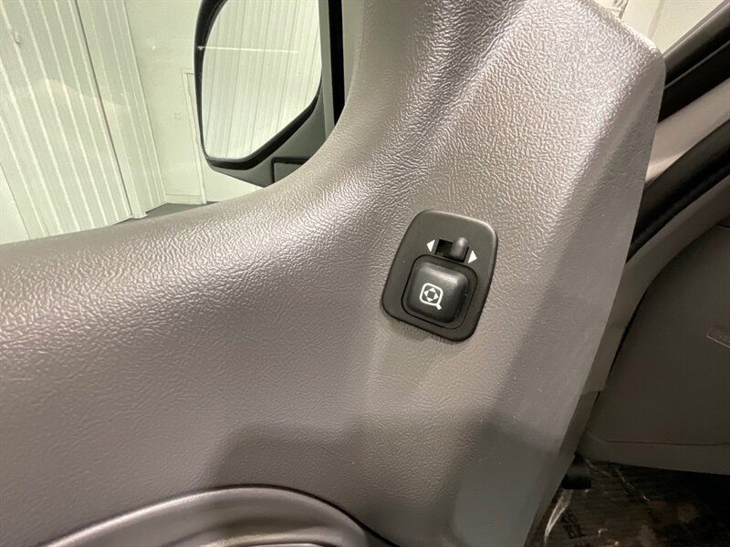 2002 Ford Explorer Sport Trac Crew Cab Pickup 4X4 / 6Cyl / 1-OWNER / 94K MILES / SUNROOF / BRAND NEW TIRES / Towing Pkg / LOCAL OREGON SUV / ZERO RUST - Photo 22 - Gladstone, OR 97027