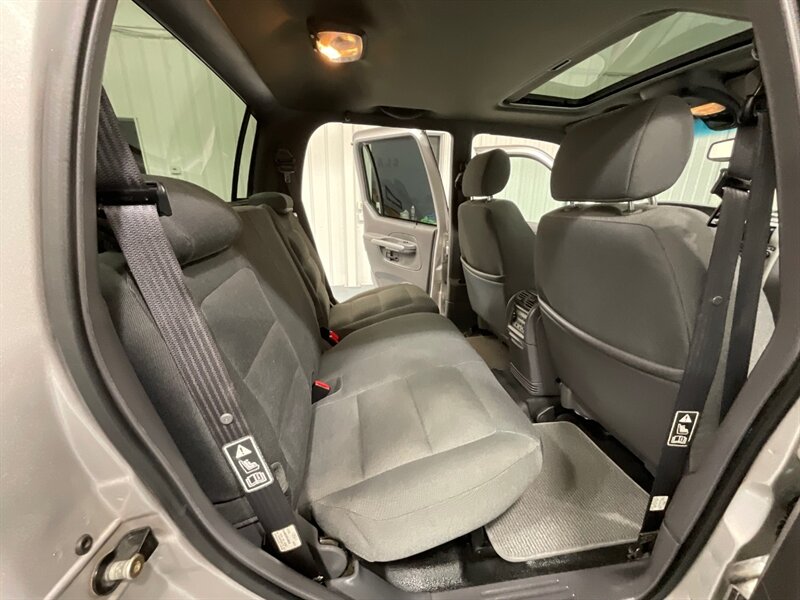 2002 Ford Explorer Sport Trac Crew Cab Pickup 4X4 / 6Cyl / 1-OWNER / 94K MILES / SUNROOF / BRAND NEW TIRES / Towing Pkg / LOCAL OREGON SUV / ZERO RUST - Photo 14 - Gladstone, OR 97027