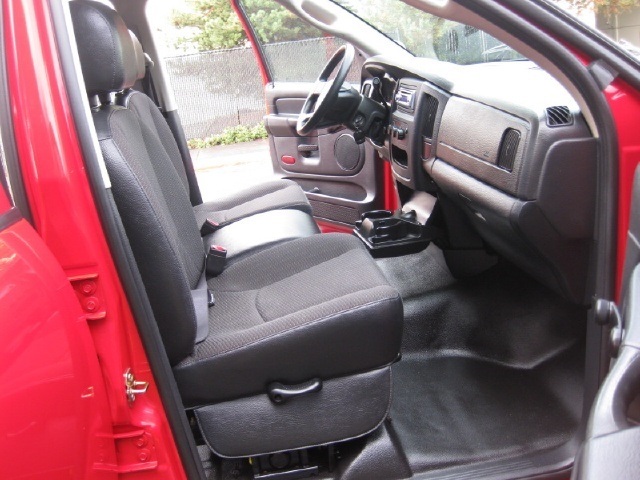 2004 Dodge Ram 3500 ST   - Photo 9 - Portland, OR 97217