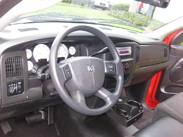 2004 Dodge Ram 3500 ST   - Photo 11 - Portland, OR 97217