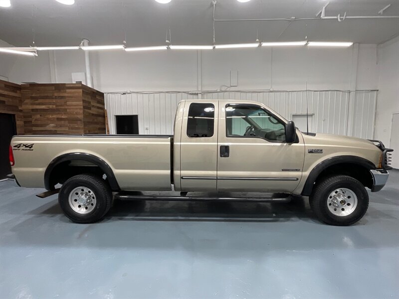 2000 Ford F-250 Lariat 4X4 7.3L DIESEL / 1-OWNER LOCAL  / ZERO RUST / Leather Seats - Photo 4 - Gladstone, OR 97027