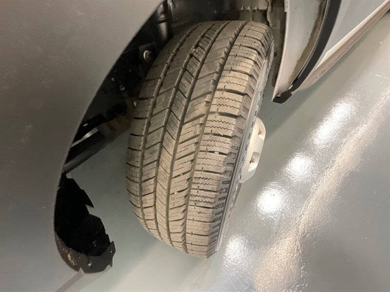 2023 Ford Transit 250 CARGO VAN LWB HIGHROOF / ALL WHEEL DRIVE / Backup Camera / Leather seats / BRAND NEW TIRES / 148inc WB HIGHROOF - Photo 24 - Gladstone, OR 97027