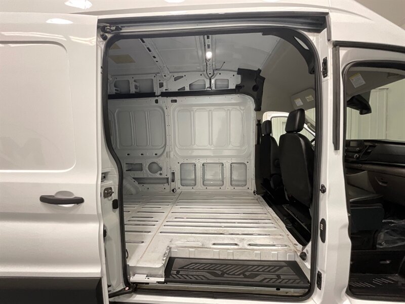 2023 Ford Transit 250 CARGO VAN LWB HIGHROOF / ALL WHEEL DRIVE / Backup Camera / Leather seats / BRAND NEW TIRES / 148inc WB HIGHROOF - Photo 13 - Gladstone, OR 97027