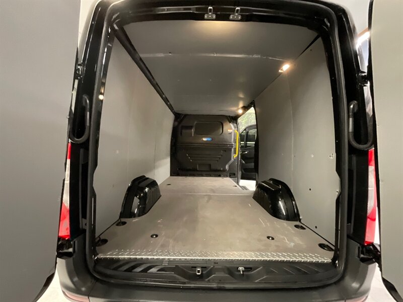 2020 Mercedes-Benz Sprinter 2500 CARGO VAN 4X4 / 3.0L DIESEL / 11,000 MILES  / 1-OWNER / Navi & Leather - Photo 10 - Gladstone, OR 97027