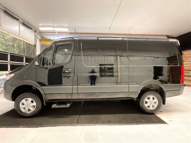 2020 Mercedes-Benz Sprinter 2500 CARGO VAN 4X4 / 3.0L DIESEL / 11,000 MILES  / 1-OWNER / Navi & Leather - Photo 3 - Gladstone, OR 97027