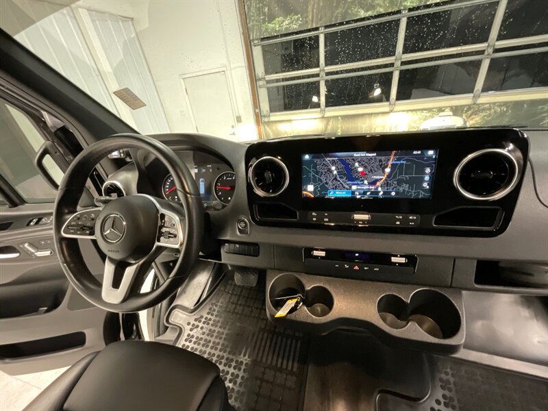 2020 Mercedes-Benz Sprinter 2500 CARGO VAN 4X4 / 3.0L DIESEL / 11,000 MILES  / 1-OWNER / Navi & Leather - Photo 19 - Gladstone, OR 97027