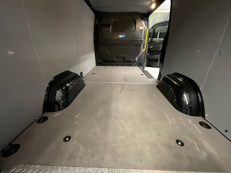 2020 Mercedes-Benz Sprinter 2500 CARGO VAN 4X4 / 3.0L DIESEL / 11,000 MILES  / 1-OWNER / Navi & Leather - Photo 12 - Gladstone, OR 97027