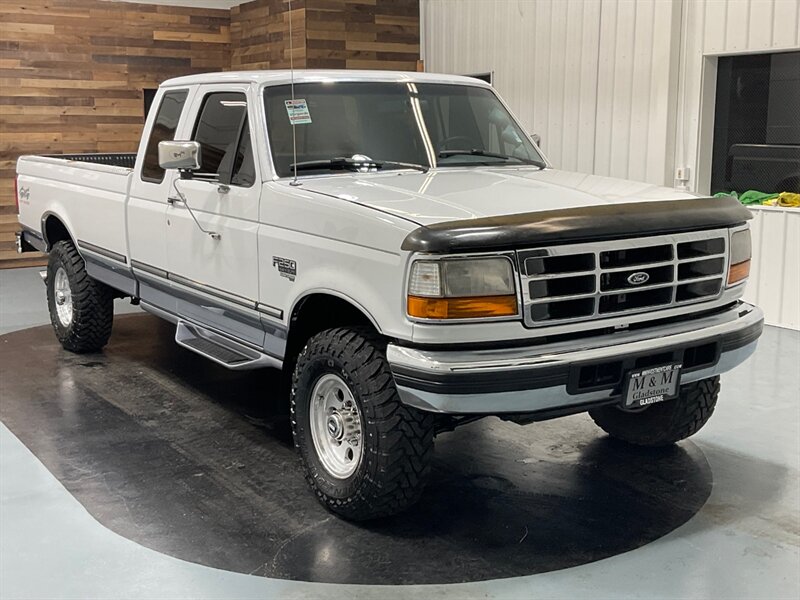 1997 Ford F-250 XLT 4X4 / 7.3L DIESEL /LOCAL RUST FREE/ 133K MILES  / SUPER CLEAN TRUCK - Photo 2 - Gladstone, OR 97027