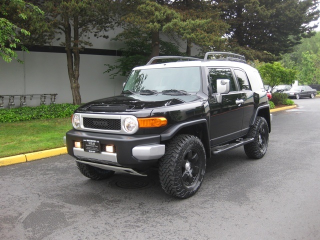 2007 Toyota FJ Cruiser 4WD/ BRAND NEW LIFT W/ TIRES