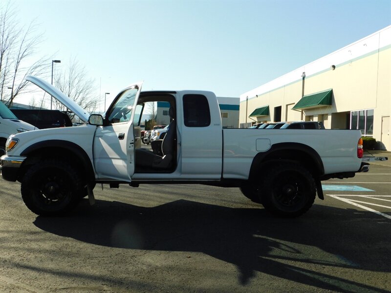 2002 Toyota Tacoma 2dr Xtracab 4X4 / 5-SPEED / LIFTED / LOW MILES   - Photo 26 - Portland, OR 97217