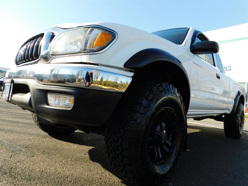 2002 Toyota Tacoma 2dr Xtracab 4X4 / 5-SPEED / LIFTED / LOW MILES   - Photo 9 - Portland, OR 97217