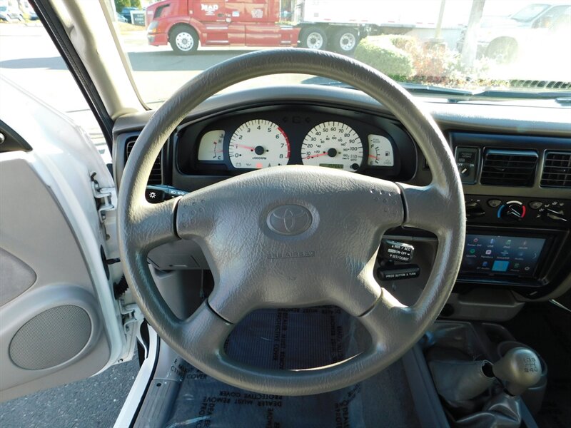 2002 Toyota Tacoma 2dr Xtracab 4X4 / 5-SPEED / LIFTED / LOW MILES   - Photo 17 - Portland, OR 97217