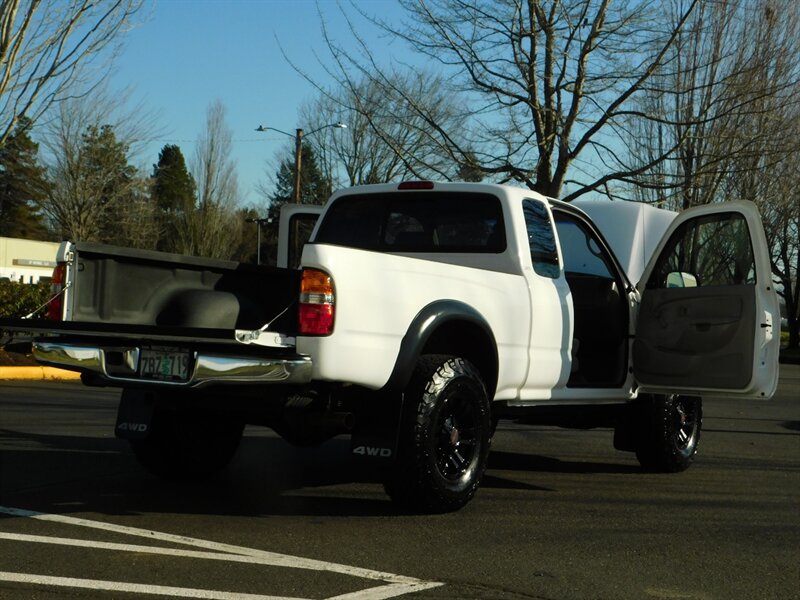 2002 Toyota Tacoma 2dr Xtracab 4X4 / 5-SPEED / LIFTED / LOW MILES   - Photo 28 - Portland, OR 97217