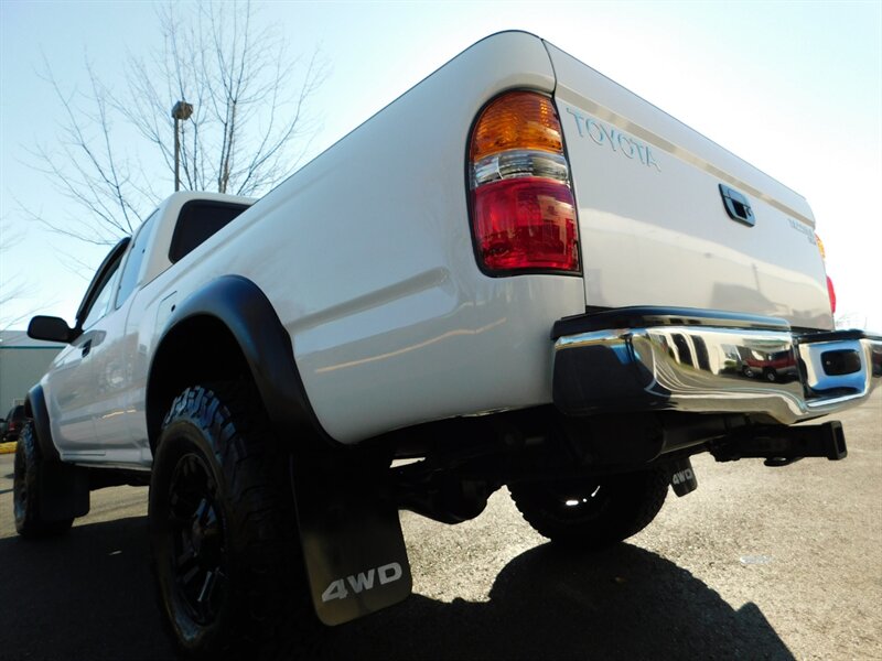 2002 Toyota Tacoma 2dr Xtracab 4X4 / 5-SPEED / LIFTED / LOW MILES   - Photo 11 - Portland, OR 97217