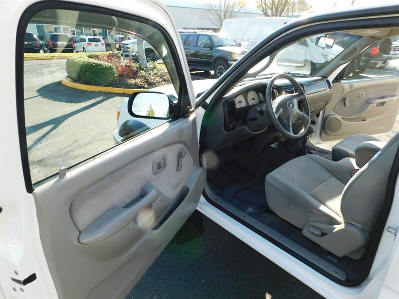 2002 Toyota Tacoma 2dr Xtracab 4X4 / 5-SPEED / LIFTED / LOW MILES   - Photo 13 - Portland, OR 97217