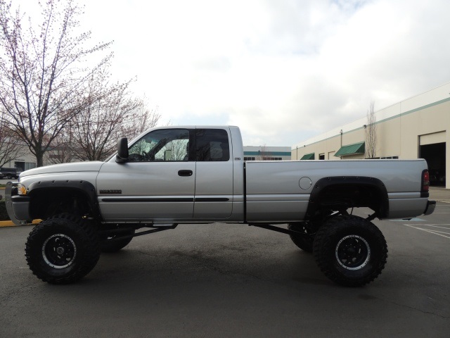 2002 Dodge Ram 2500 SLT / 4X4 / 5.9L DIESEL / MONSTER LIFTED LIFTED   - Photo 3 - Portland, OR 97217