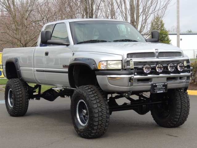 2002 Dodge Ram 2500 SLT / 4X4 / 5.9L DIESEL / MONSTER LIFTED LIFTED   - Photo 2 - Portland, OR 97217