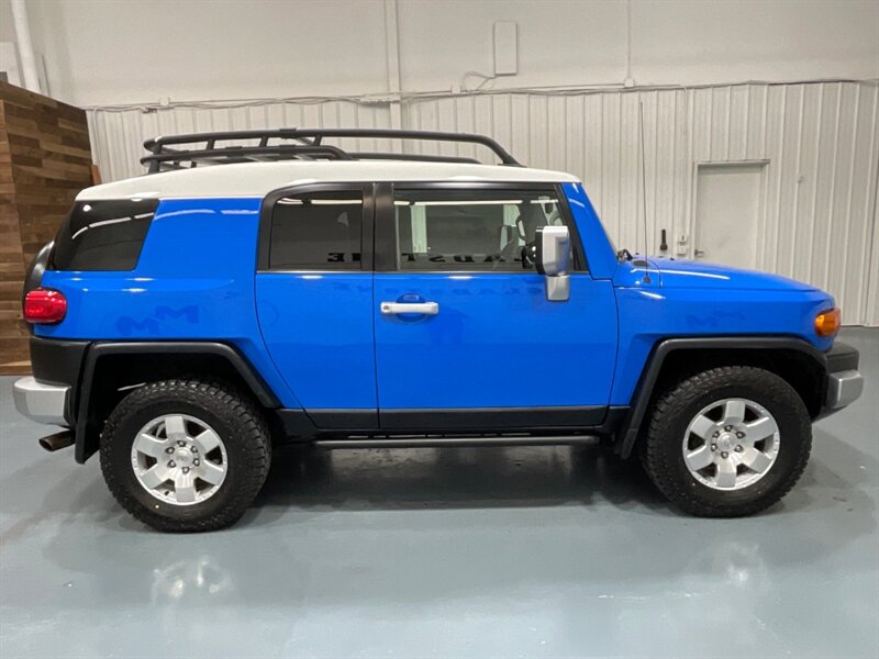2007 Toyota FJ Cruiser Sport Utility 4X4 / Rear Diff Locks / ZERO RUST  / Towing Pkg / Excel Cond / LOW MILES - Photo 4 - Gladstone, OR 97027