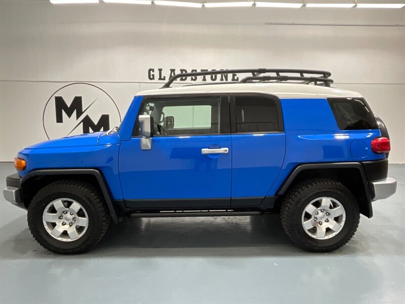 2007 Toyota FJ Cruiser Sport Utility 4X4 / Rear Diff Locks / ZERO RUST  / Towing Pkg / Excel Cond / LOW MILES - Photo 3 - Gladstone, OR 97027