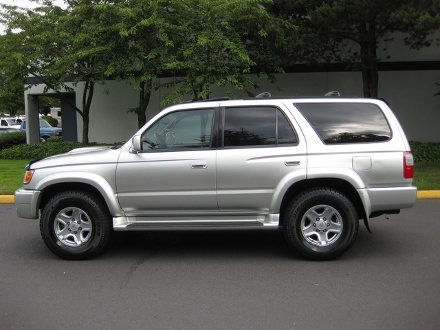 2000 Toyota 4Runner 4WD V6 SPORT EDITION / Leather / Moon Roof - Photo 3 - Portland, OR 97217