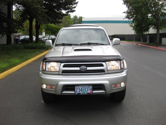 2000 Toyota 4Runner 4WD V6 SPORT EDITION / Leather / Moon Roof - Photo 2 - Portland, OR 97217