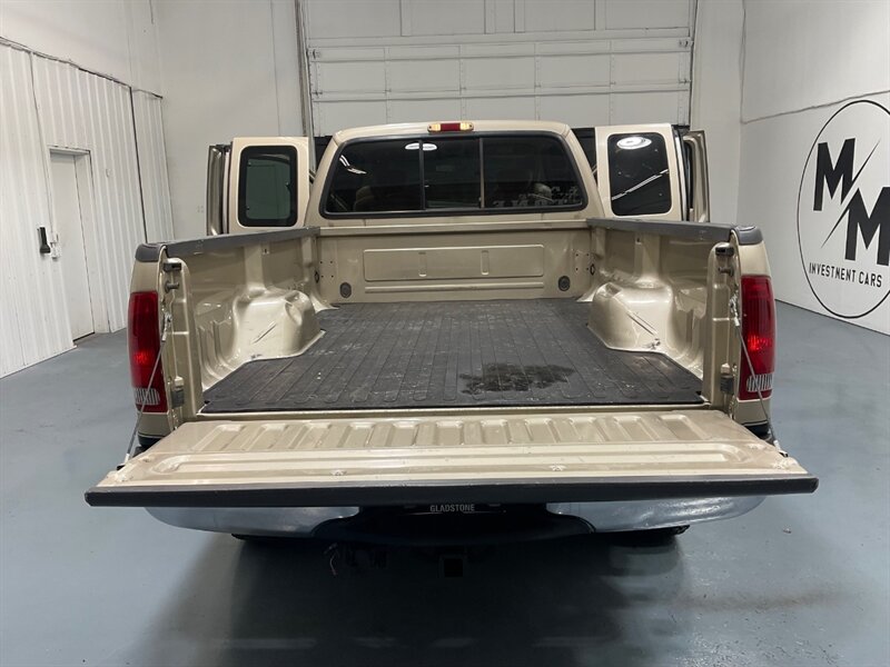 2001 Ford F-250 7.3L DIESEL Super Duty Lariat 4X4 / 69,000 MILES / Leather Seats / LONG BED / ZERO RUST / NO MODS - Photo 10 - Gladstone, OR 97027