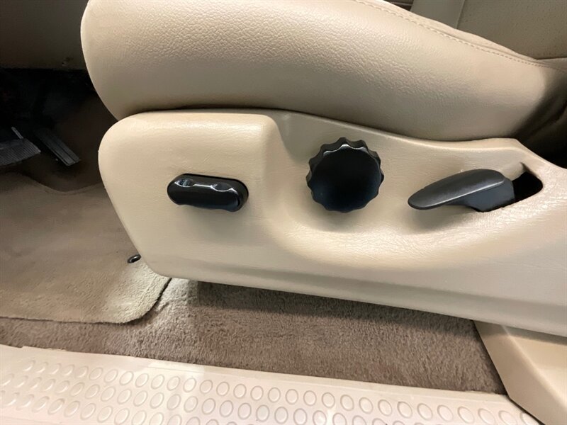 2001 Ford F-250 7.3L DIESEL Super Duty Lariat 4X4 / 69,000 MILES / Leather Seats / LONG BED / ZERO RUST / NO MODS - Photo 36 - Gladstone, OR 97027