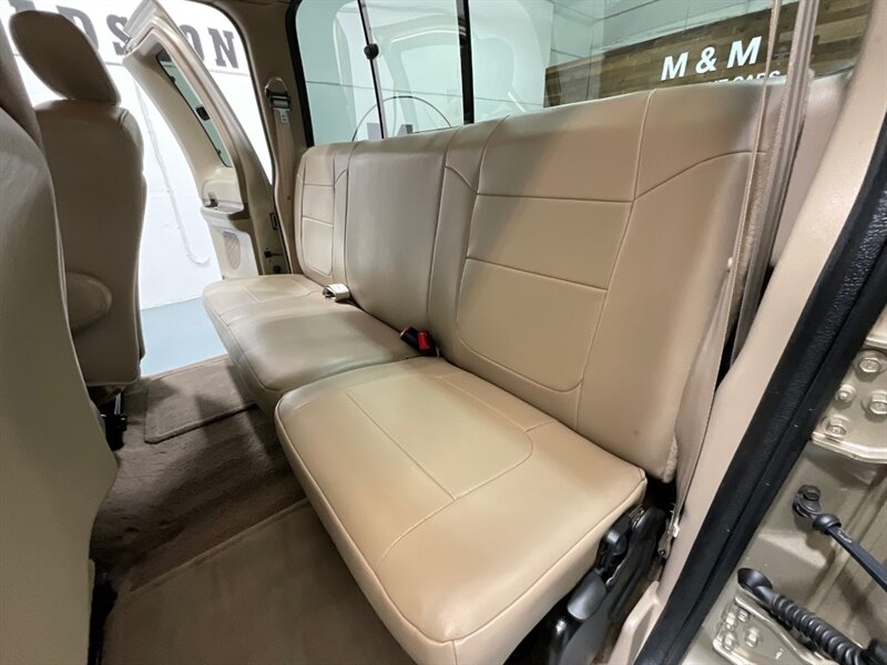 2001 Ford F-250 7.3L DIESEL Super Duty Lariat 4X4 / 69,000 MILES / Leather Seats / LONG BED / ZERO RUST / NO MODS - Photo 13 - Gladstone, OR 97027