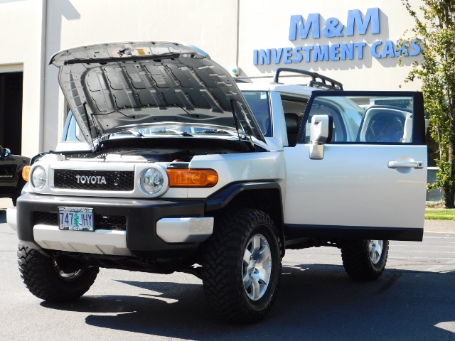 2007 Toyota FJ Cruiser 4dr SUV / 4X4 / LIFTED / NEW 33 "  MUD TIRES   - Photo 25 - Portland, OR 97217