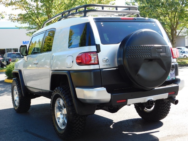 2007 Toyota FJ Cruiser 4dr SUV / 4X4 / LIFTED / NEW 33 "  MUD TIRES   - Photo 9 - Portland, OR 97217