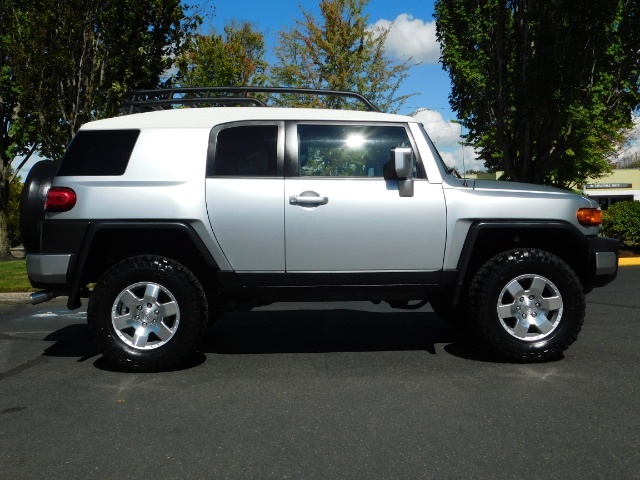 2007 Toyota FJ Cruiser 4dr SUV / 4X4 / LIFTED / NEW 33 "  MUD TIRES   - Photo 4 - Portland, OR 97217