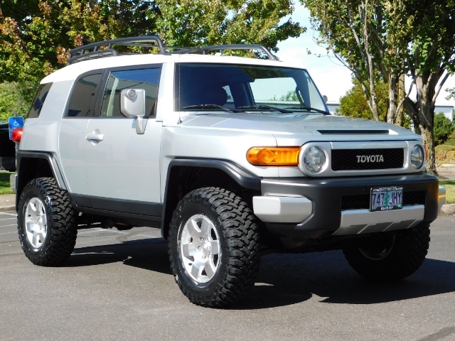 2007 Toyota FJ Cruiser 4dr SUV / 4X4 / LIFTED / NEW 33 "  MUD TIRES   - Photo 2 - Portland, OR 97217