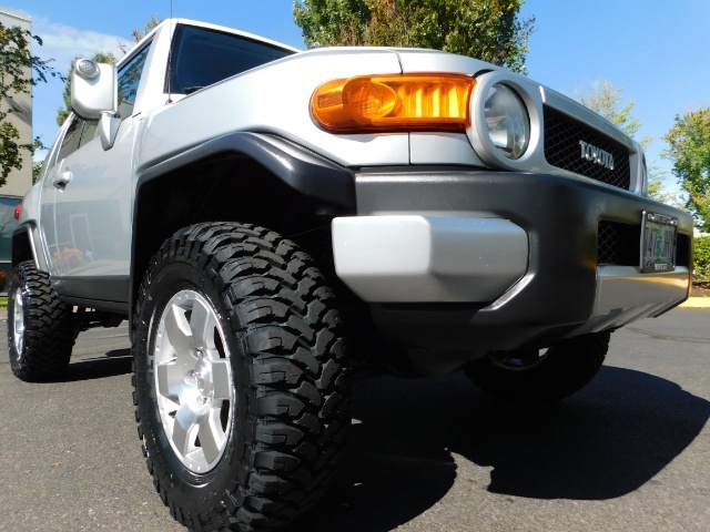 2007 Toyota FJ Cruiser 4dr SUV / 4X4 / LIFTED / NEW 33 "  MUD TIRES   - Photo 11 - Portland, OR 97217