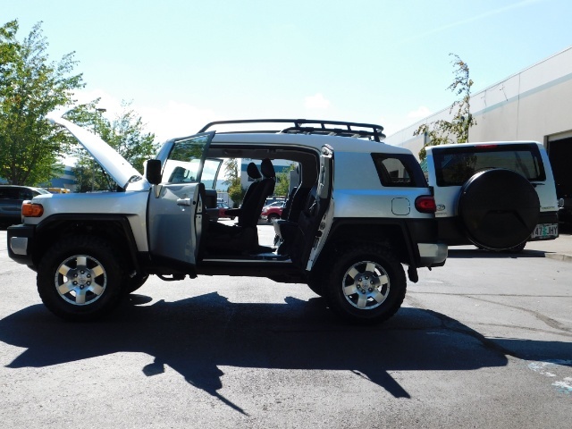 2007 Toyota FJ Cruiser 4dr SUV / 4X4 / LIFTED / NEW 33 "  MUD TIRES   - Photo 5 - Portland, OR 97217