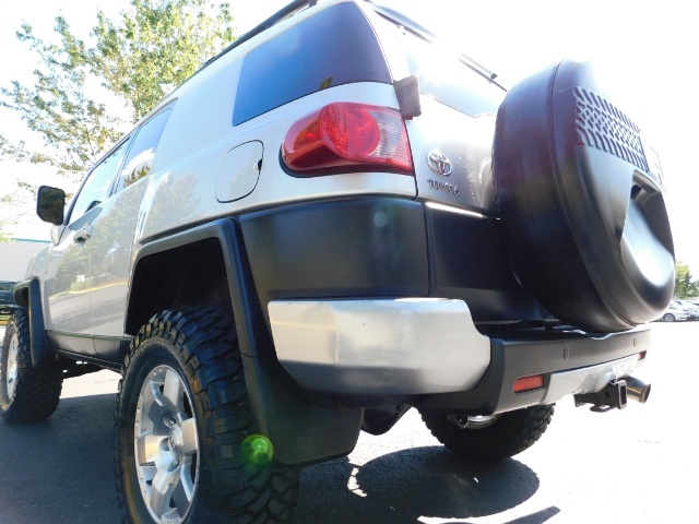 2007 Toyota FJ Cruiser 4dr SUV / 4X4 / LIFTED / NEW 33 "  MUD TIRES   - Photo 12 - Portland, OR 97217