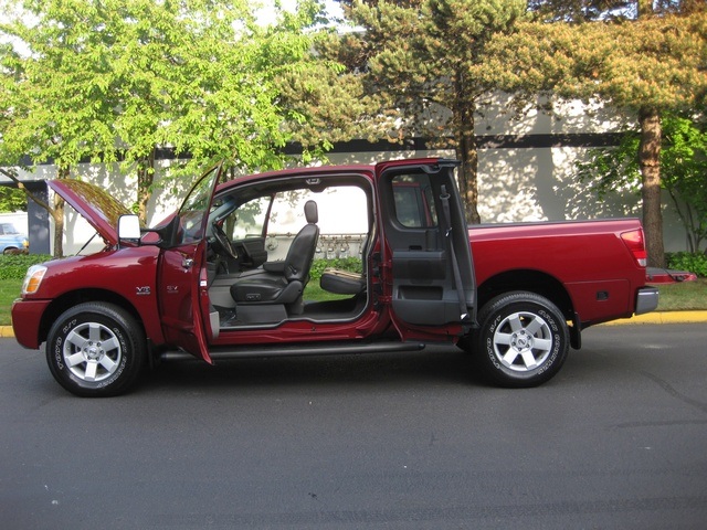 2004 Nissan Titan LE King Cab 4X4 / Leather / 80kmiles / PRISTINE!   - Photo 10 - Portland, OR 97217