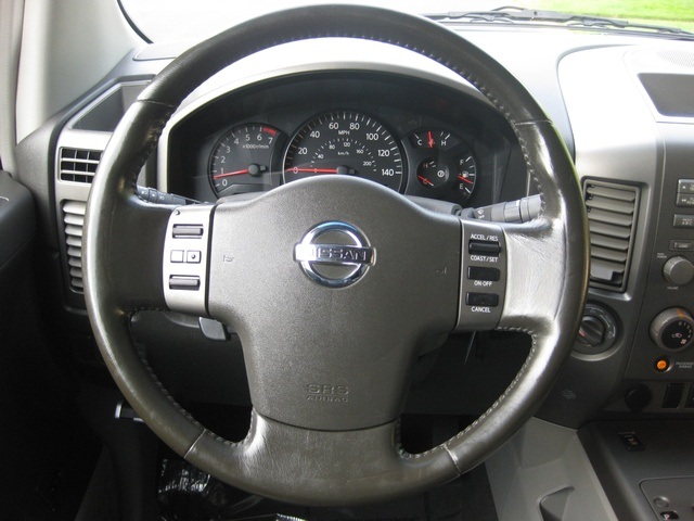 2004 Nissan Titan LE King Cab 4X4 / Leather / 80kmiles / PRISTINE!   - Photo 34 - Portland, OR 97217