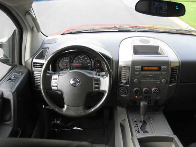 2004 Nissan Titan LE King Cab 4X4 / Leather / 80kmiles / PRISTINE!   - Photo 33 - Portland, OR 97217