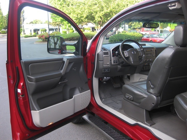 2004 Nissan Titan LE King Cab 4X4 / Leather / 80kmiles / PRISTINE!   - Photo 22 - Portland, OR 97217