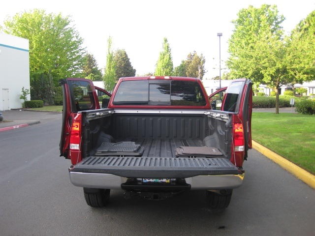 2004 Nissan Titan LE King Cab 4X4 / Leather / 80kmiles / PRISTINE!   - Photo 12 - Portland, OR 97217