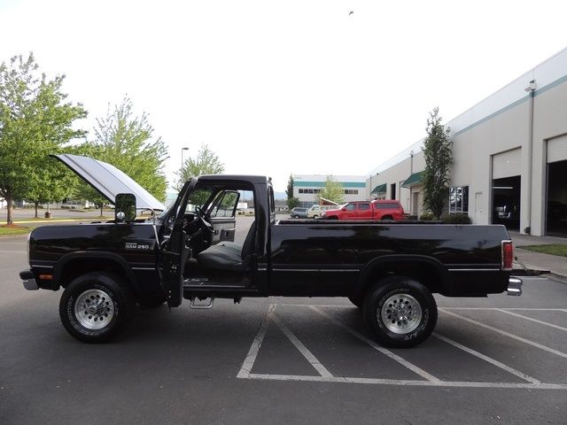 1991 Dodge RAM 250 LE / 4X4 / 5.9L TURBO DIESEL / MANUAL TRANNY   - Photo 26 - Portland, OR 97217