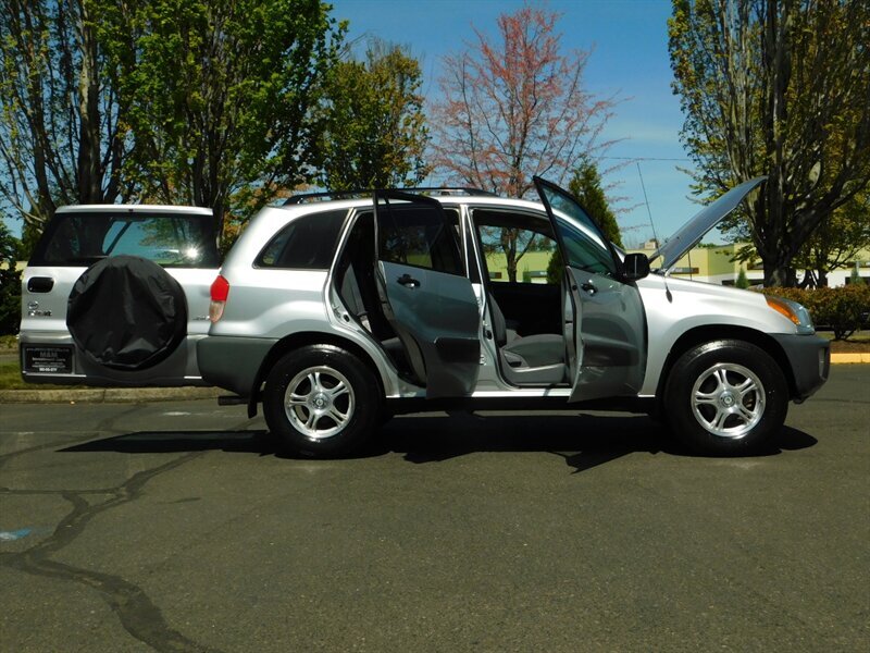 2002 Toyota RAV4 4WD / 4-cyl / NEW TIRES / 5-SPEED MANUAL   - Photo 23 - Portland, OR 97217