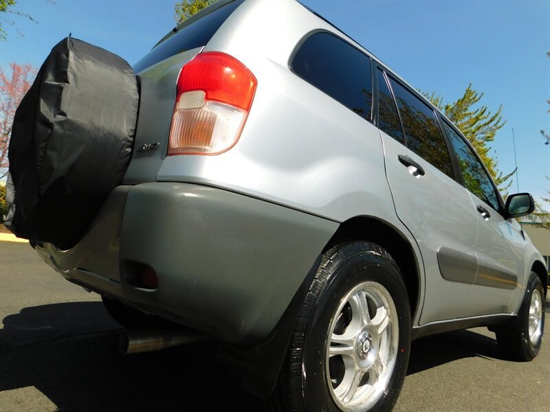 2002 Toyota RAV4 4WD / 4-cyl / NEW TIRES / 5-SPEED MANUAL   - Photo 11 - Portland, OR 97217