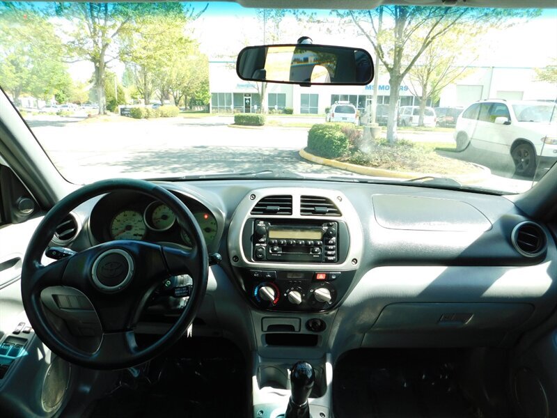 2002 Toyota RAV4 4WD / 4-cyl / NEW TIRES / 5-SPEED MANUAL   - Photo 18 - Portland, OR 97217