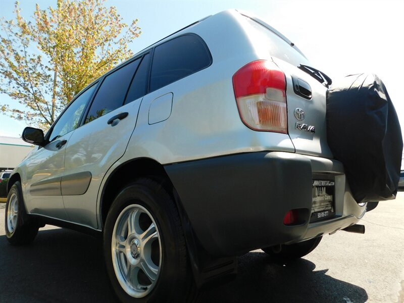 2002 Toyota RAV4 4WD / 4-cyl / NEW TIRES / 5-SPEED MANUAL   - Photo 12 - Portland, OR 97217