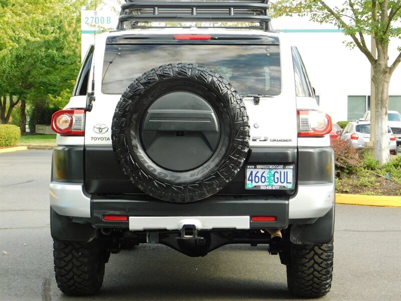 2014 Toyota FJ Cruiser Sport Utility 4X4 / 1-OWNER / CRAWL CONTROL/ LIFTE   - Photo 6 - Portland, OR 97217