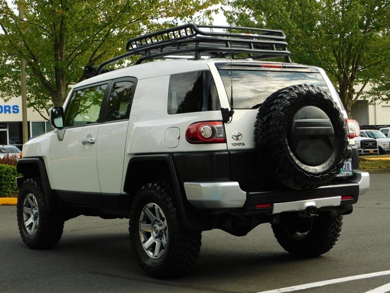 2014 Toyota FJ Cruiser Sport Utility 4X4 / 1-OWNER / CRAWL CONTROL/ LIFTE   - Photo 7 - Portland, OR 97217