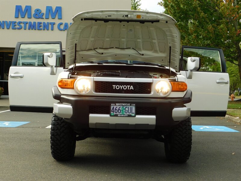 2014 Toyota FJ Cruiser Sport Utility 4X4 / 1-OWNER / CRAWL CONTROL/ LIFTE   - Photo 30 - Portland, OR 97217